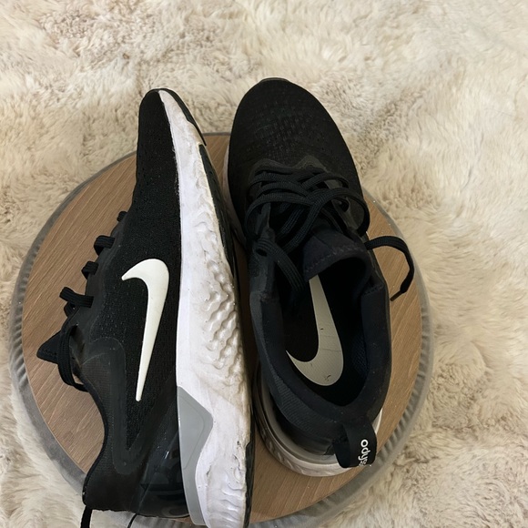 Shoes - Picture 4 of 5